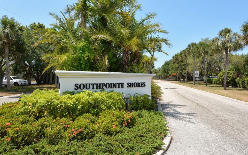 Southpointe Shores in Sarasota Entrance Sign