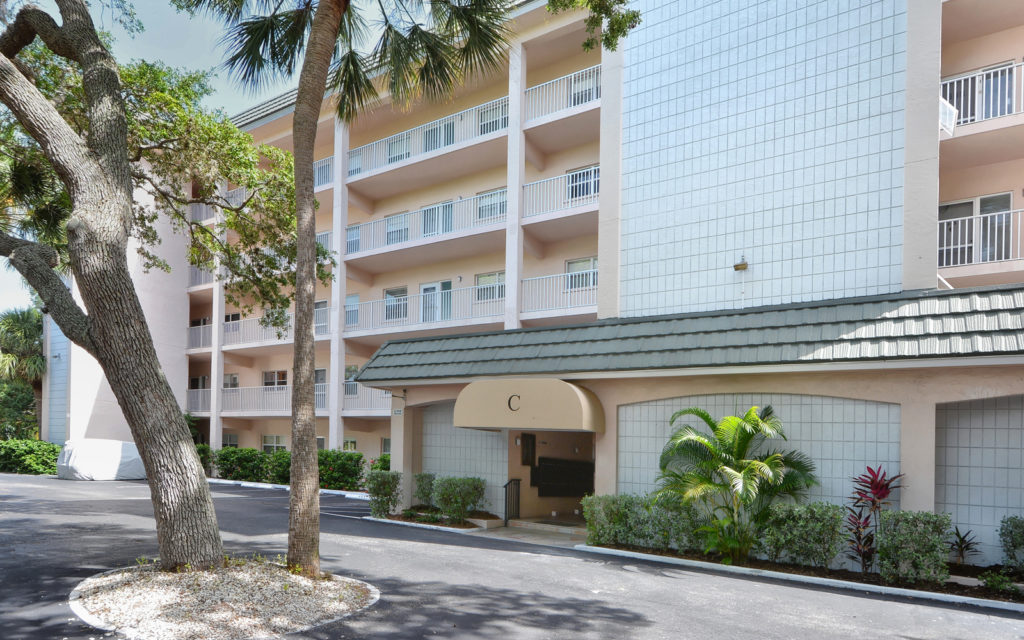 Bay Tree Club in Siesta Key Condos for Sale