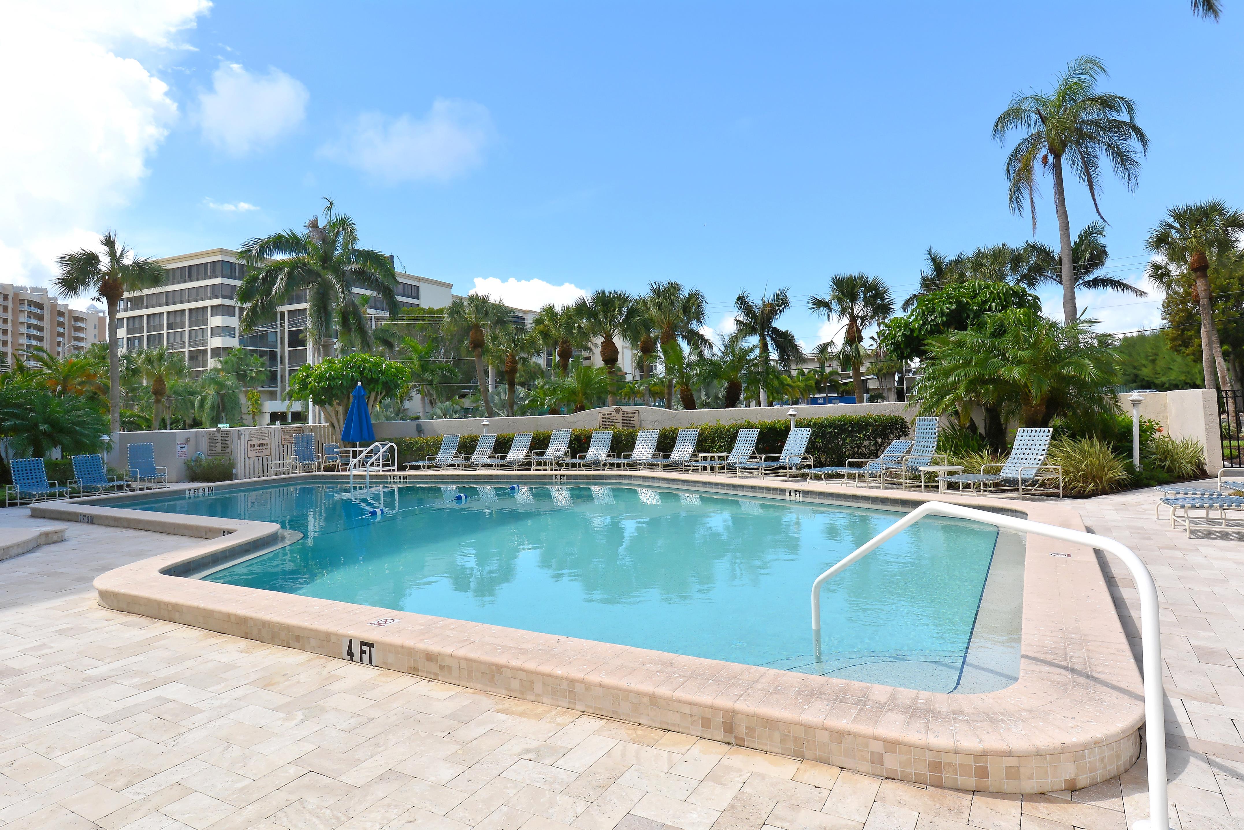 Lido Towers Condos For Sale