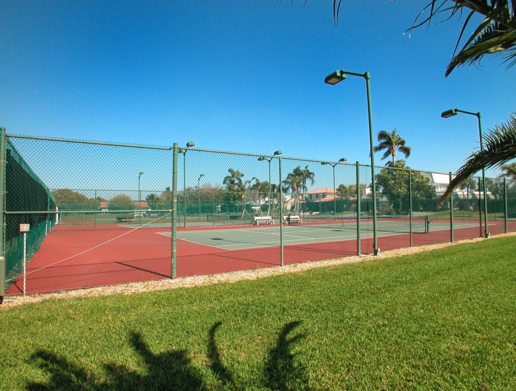Southbay Yacht & Racquet Club in Osprey Tennis Courts